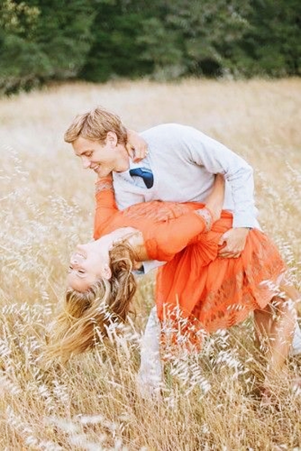 40 Best Couple Photo Poses For Wedding Anniversary Machovibes